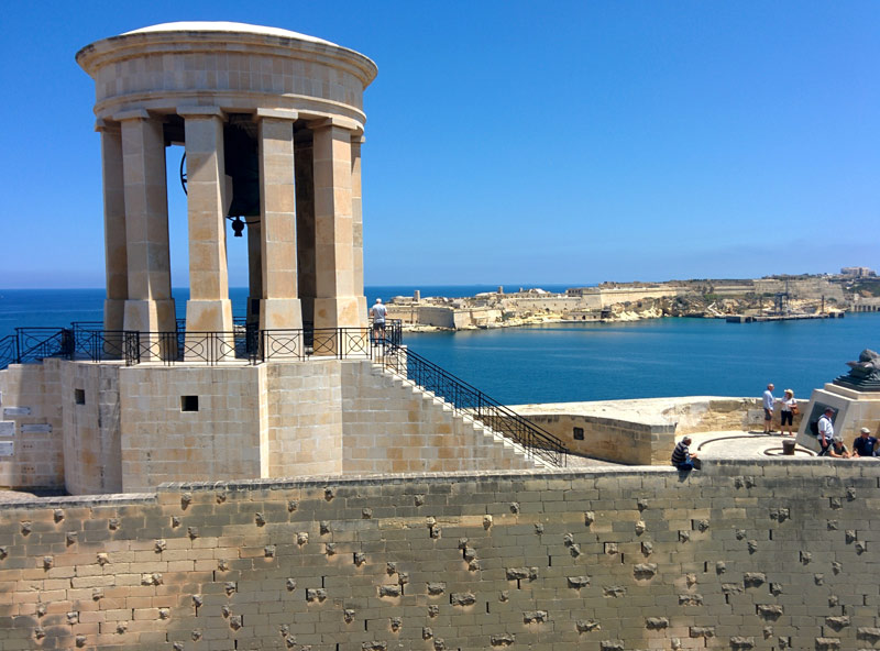 Poszukiwanie słońca, czyli jesienne żeglowanie na Malcie i Sycylii 